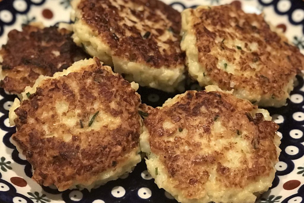 Cauliflower Cakes (Gluten-Free) Cauliflower Cakes (Gluten-Free)