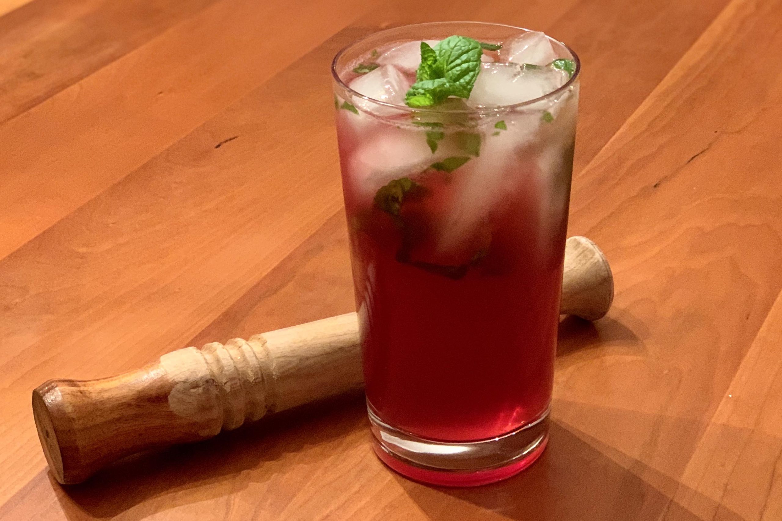 Pomegranate-Ginger Mojito