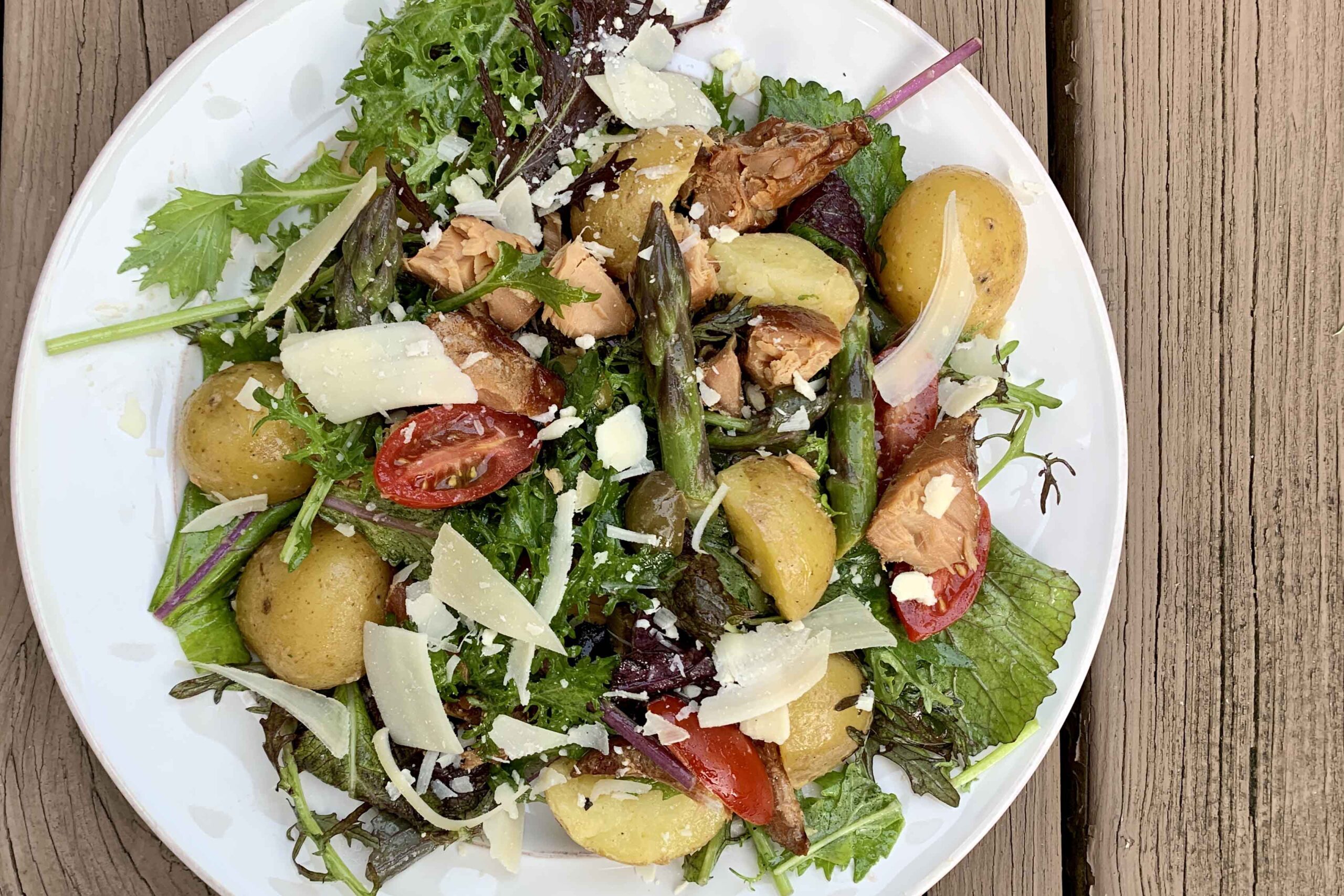 Smoked Tuna Mixed Greens Salad