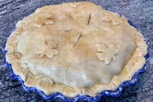 Apple Pie with Cheddar Cheese Crust (Uncooked)