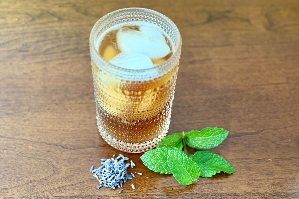 Lavender-Mint Iced Tea Lavender-Mint Iced Tea